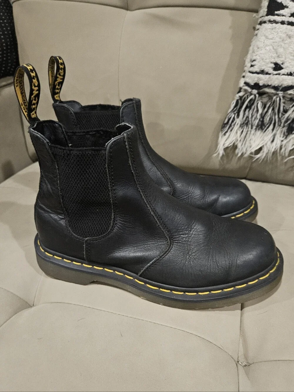 ​Dr. Martens 2976 Black Leather Chelsea Boots Unisex US Men 7 / US Women 8